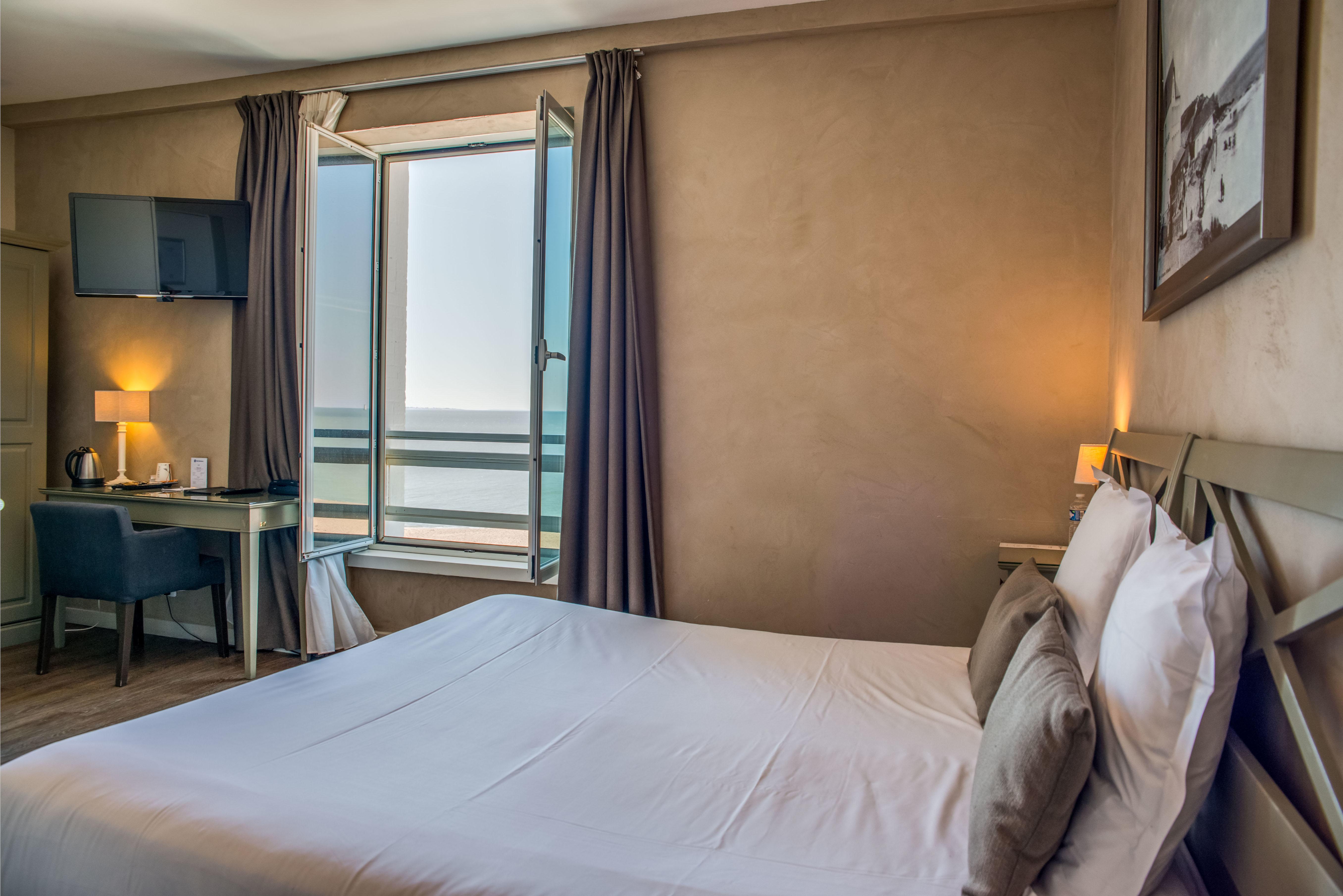 Superior Room with Sea View 